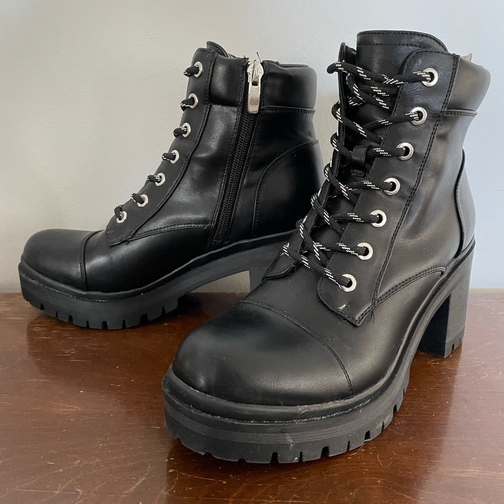 Women's Quenton Lace-Up Lug Sole Heeled Combat Booties